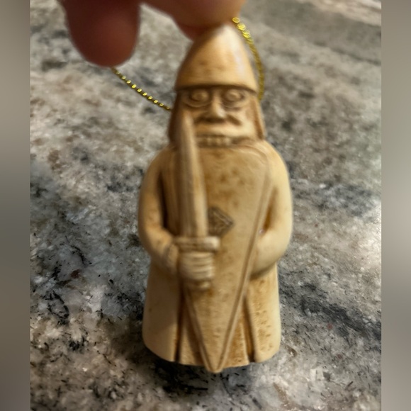 Harry Potter Rook Chess Piece Ornament from 2024 Keep Collecting Wizarding Trunk - Picture 7 of 7